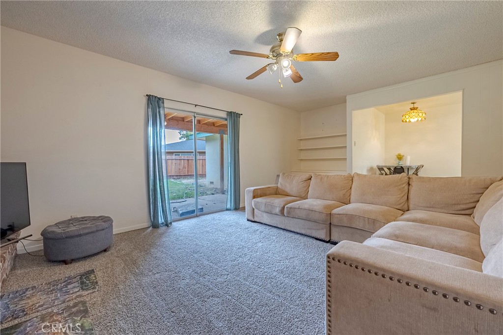 688 Elise Ct, Merced, CA 95340