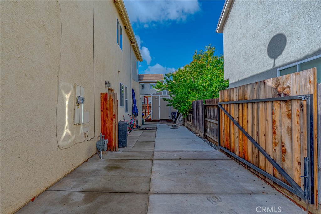 483 Azalea Ct, Merced, CA 95341