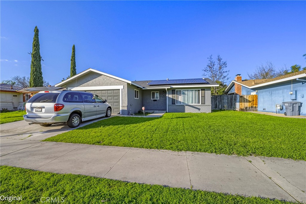 639 W Donna Dr, Merced, CA 95348