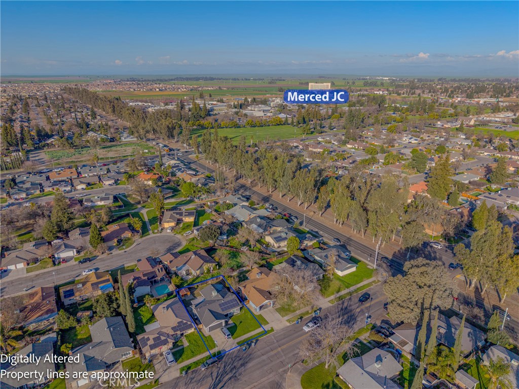 639 W Donna Dr, Merced, CA 95348
