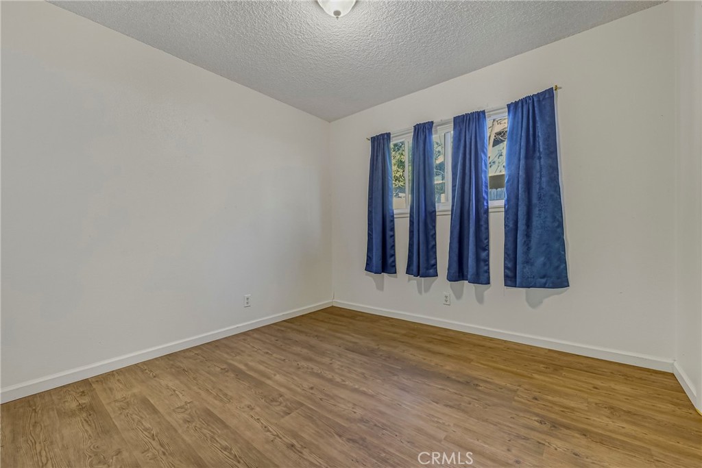 639 W Donna Dr, Merced, CA 95348