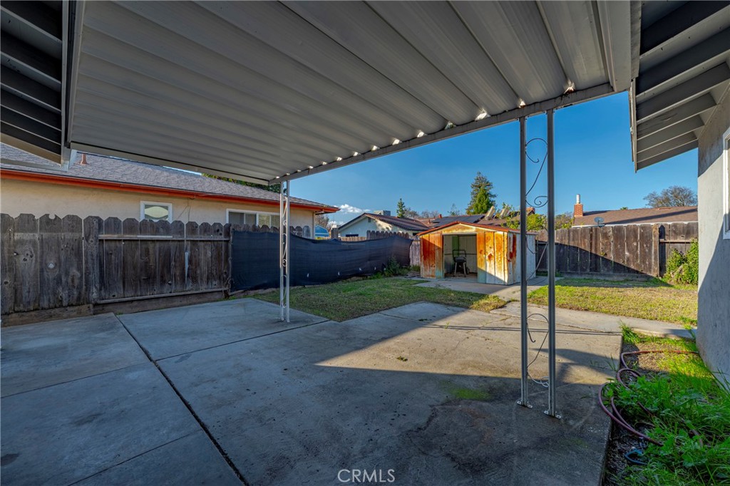 639 W Donna Dr, Merced, CA 95348