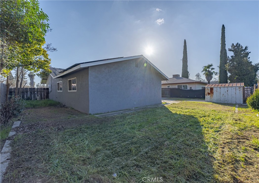 639 W Donna Dr, Merced, CA 95348